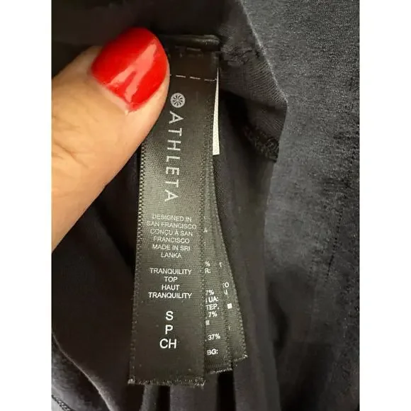 Athleta Women’s Tranquility Top Black Yoga Activewear Outdoor Shirt size Small - Picture 8 of 8